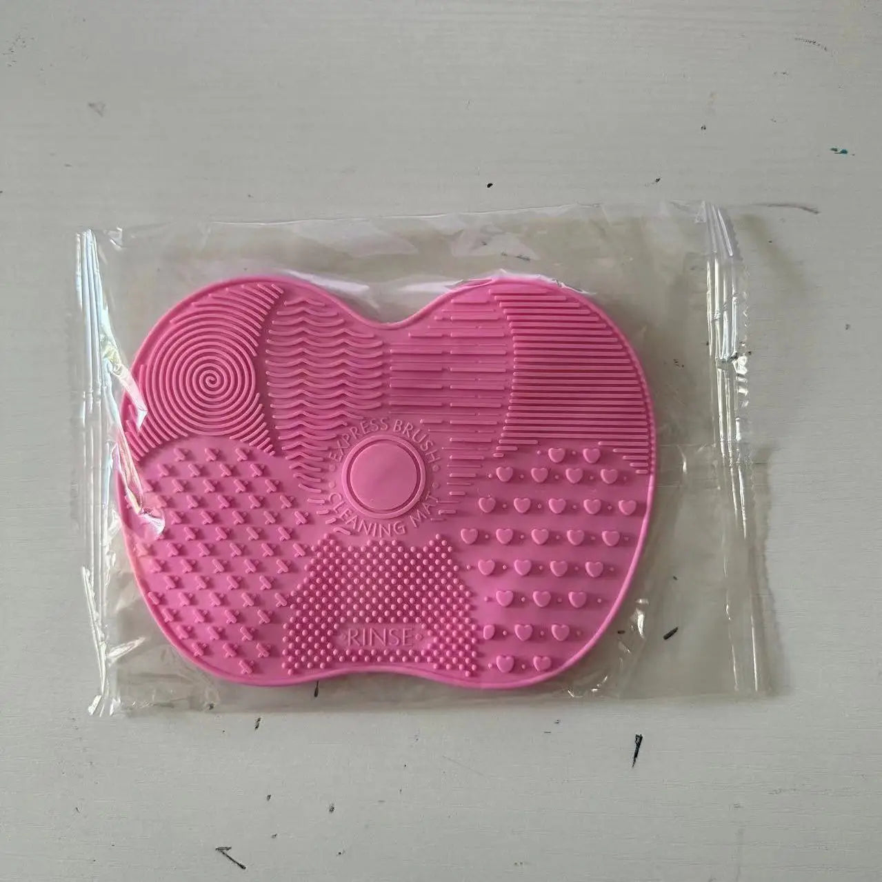 Apple Shaped Makeup Brush Cleaning Pad